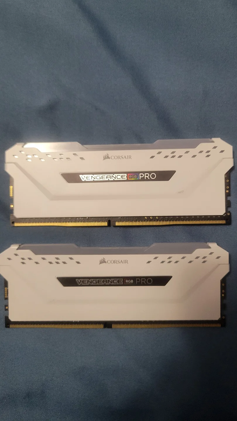 Corsair Vengeance Rgb Pro White 2x8 gb 3200 mhz thumbnail