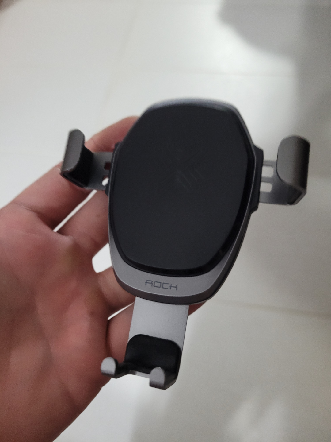 GPS HUD Speedometer & Car wireless charger - photo 4