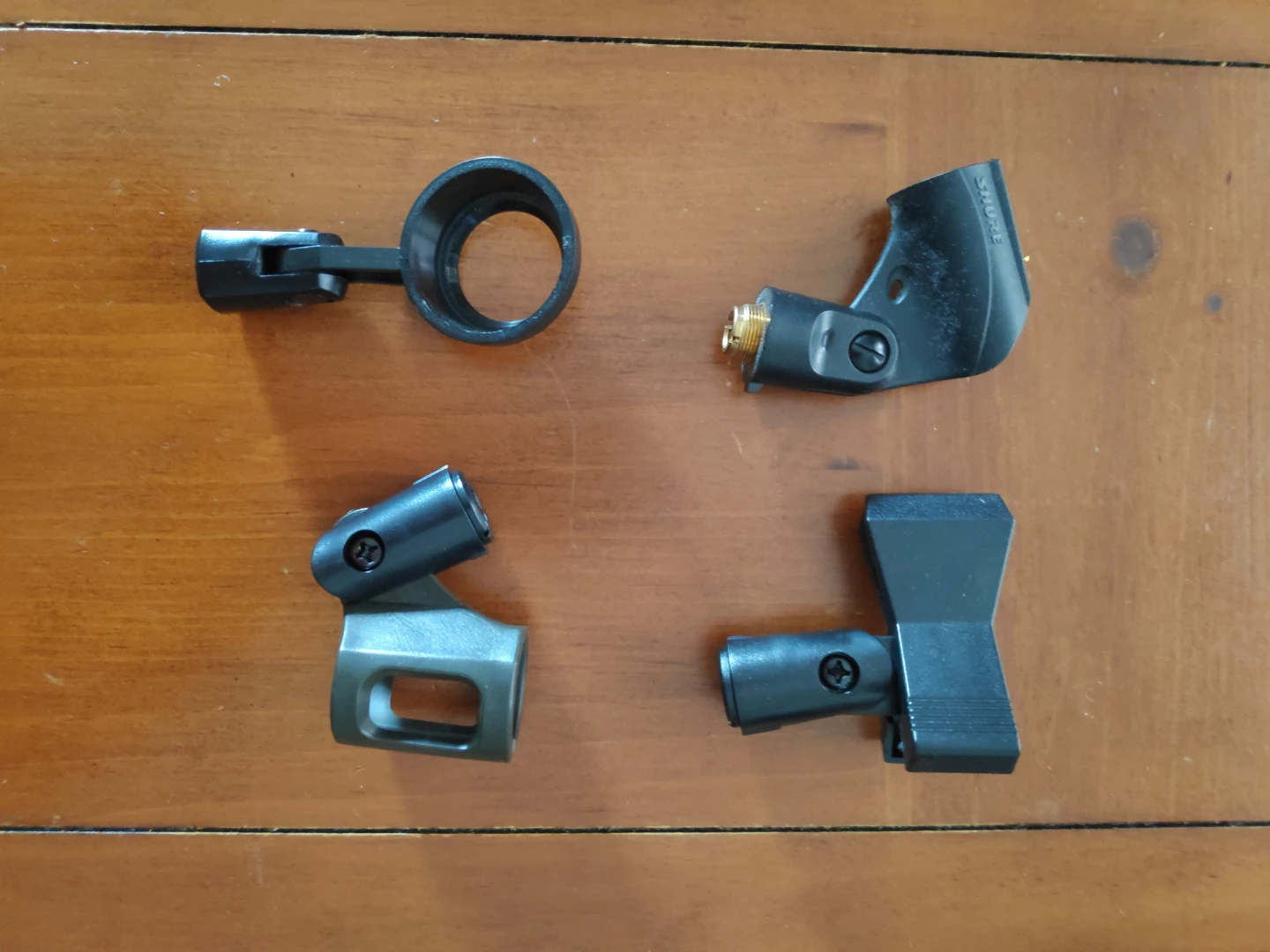 Shure SM57 Dynamic Mic with Clips + XLR + Pop Filter - photo 4