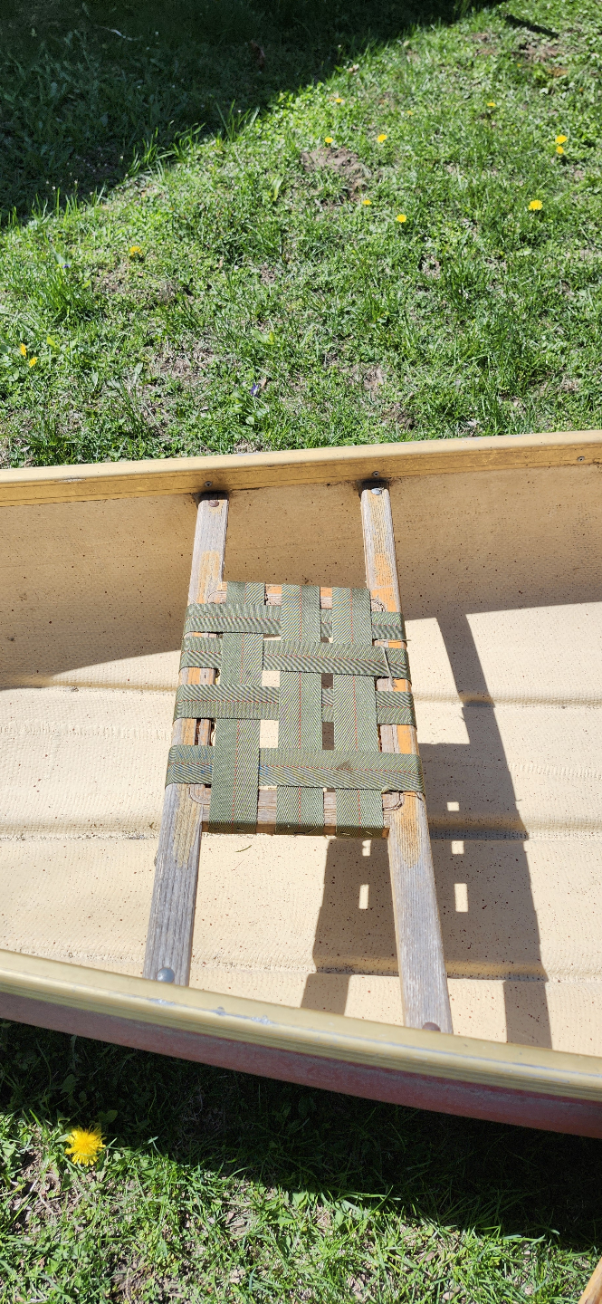 15.5 ft Fibreglass canoe with paddles and life jackets - photo 5