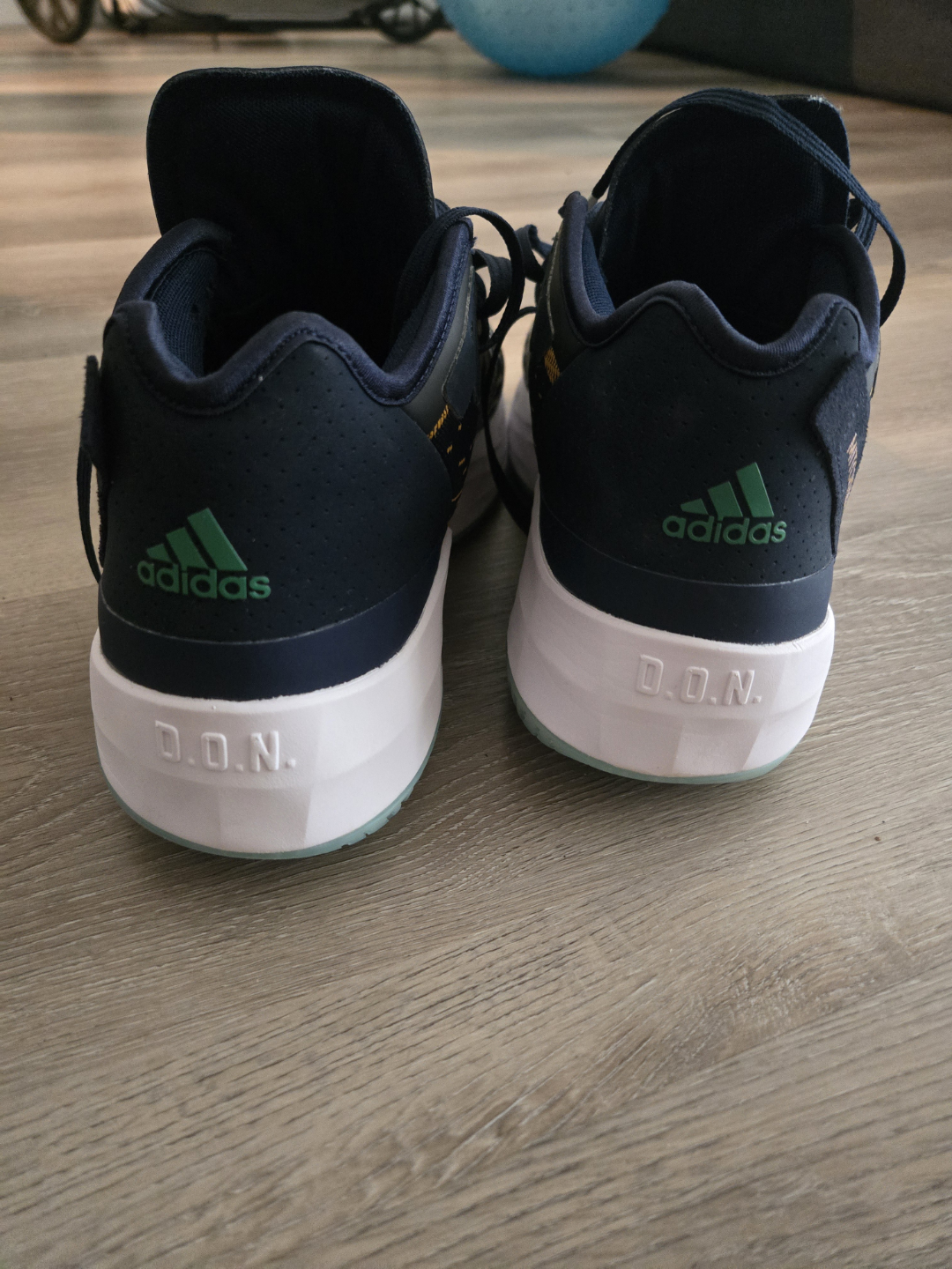 Adidas D.O.N. Issue #3 Basketball Shoes - Size US 11 - photo 4