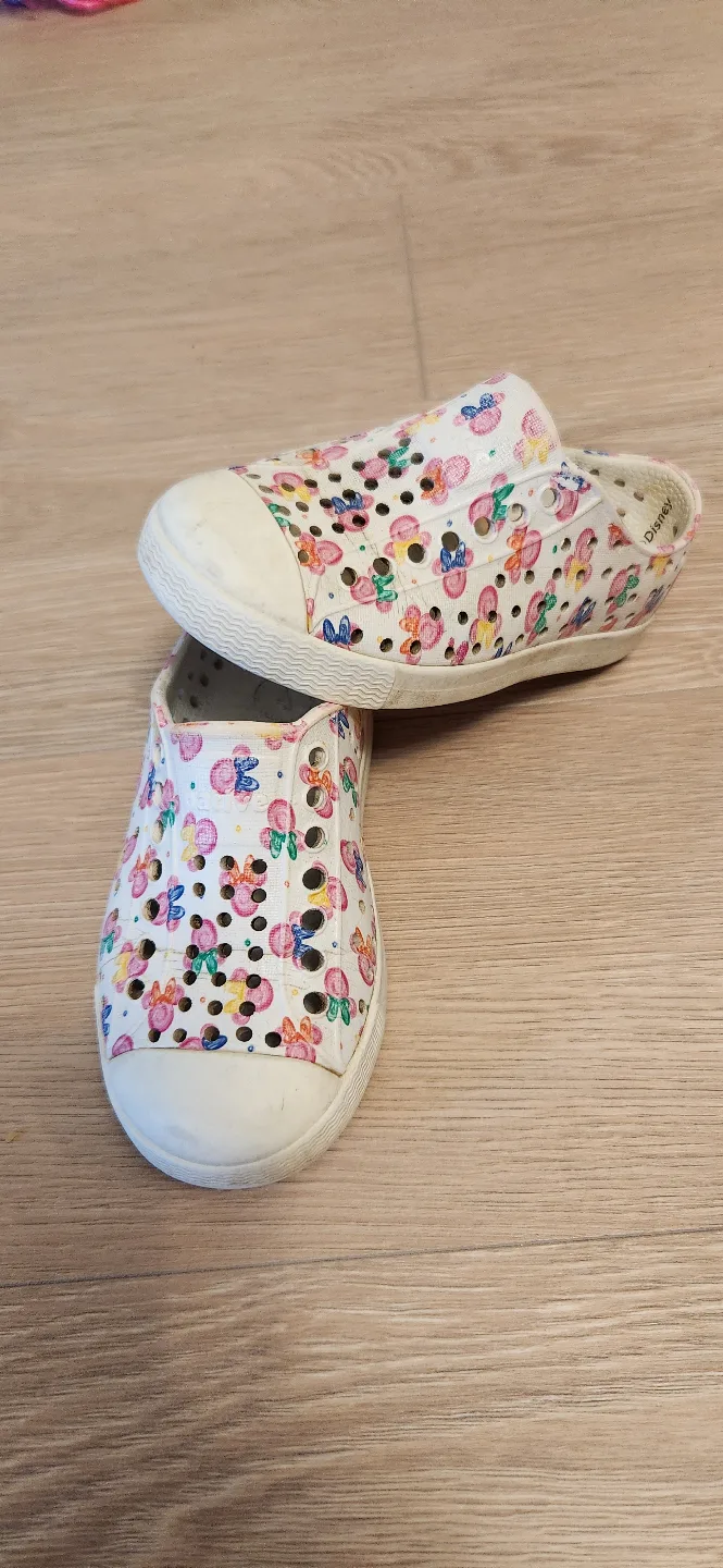 Native Kids' Shoes Size C8 thumbnail