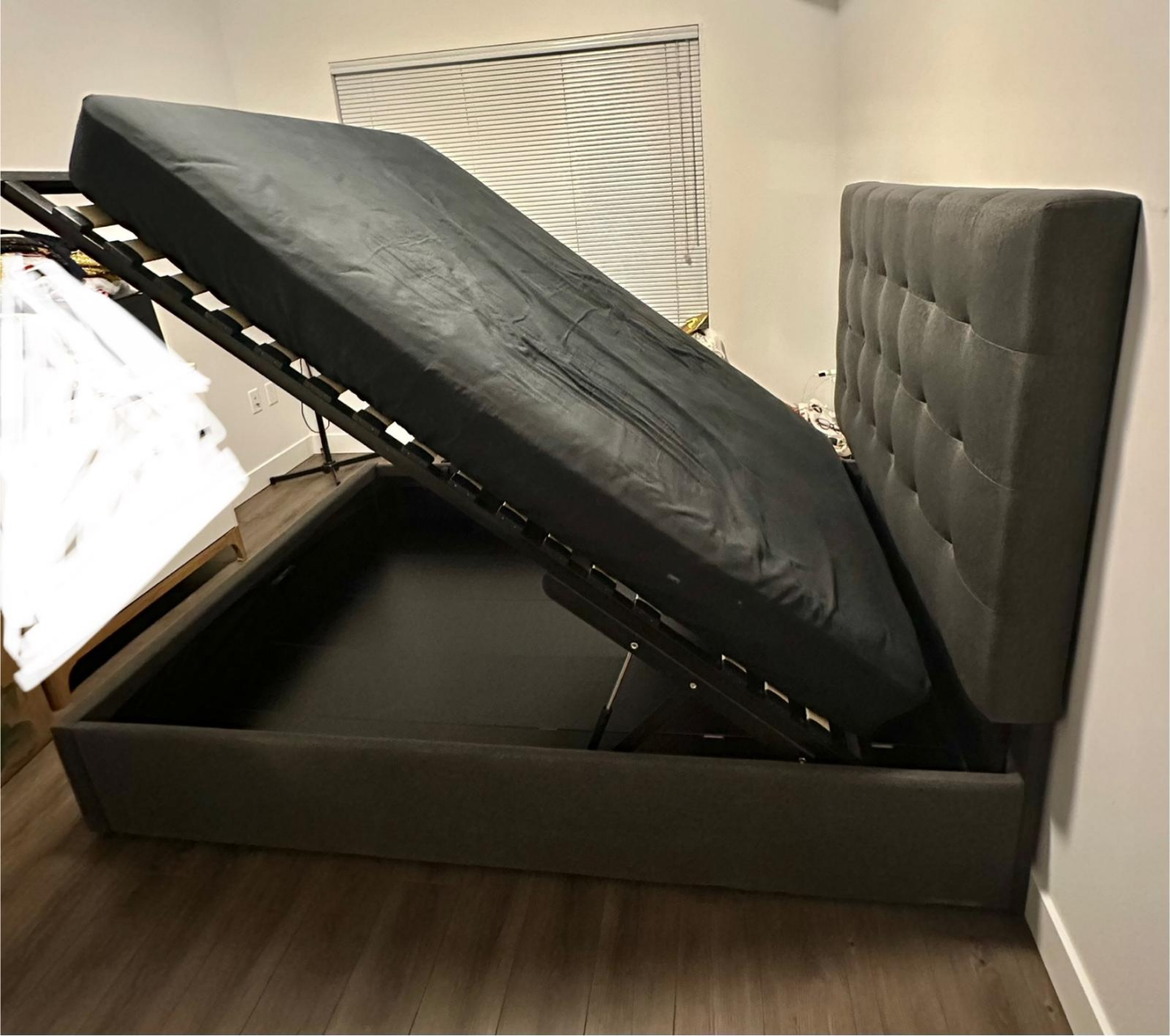 Full Size Bed with Grey Upholstered Frame and Hydraulic Lift - photo 2
