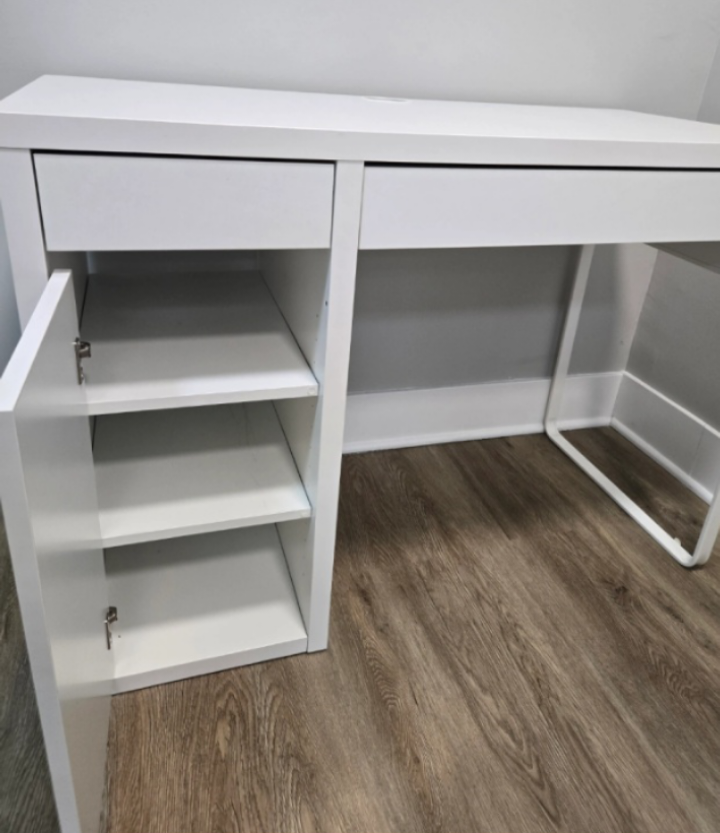 White Desk with Drawers - photo 5