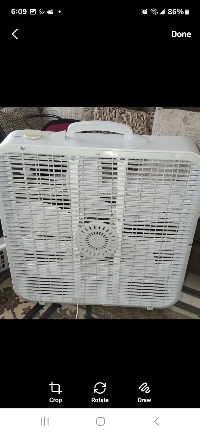 White Box Fan with Three Speeds image indicator(5)