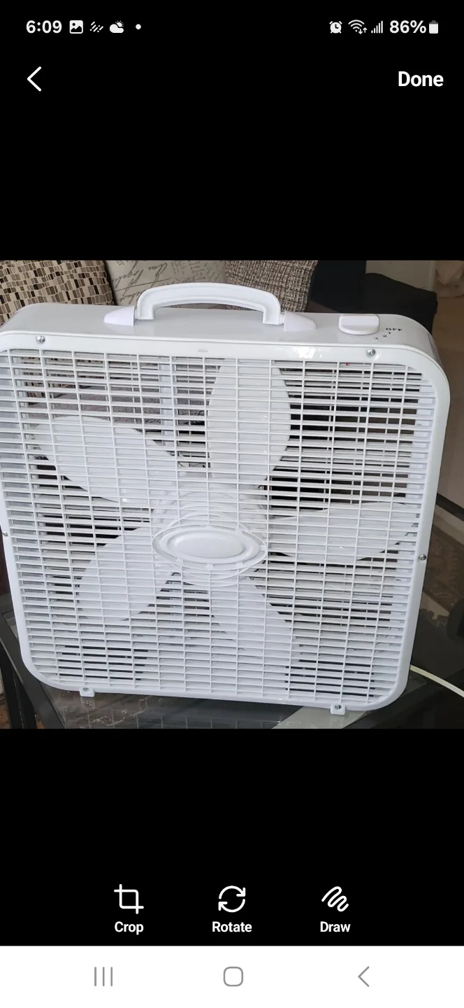 White Box Fan with Three Speeds image indicator(6)