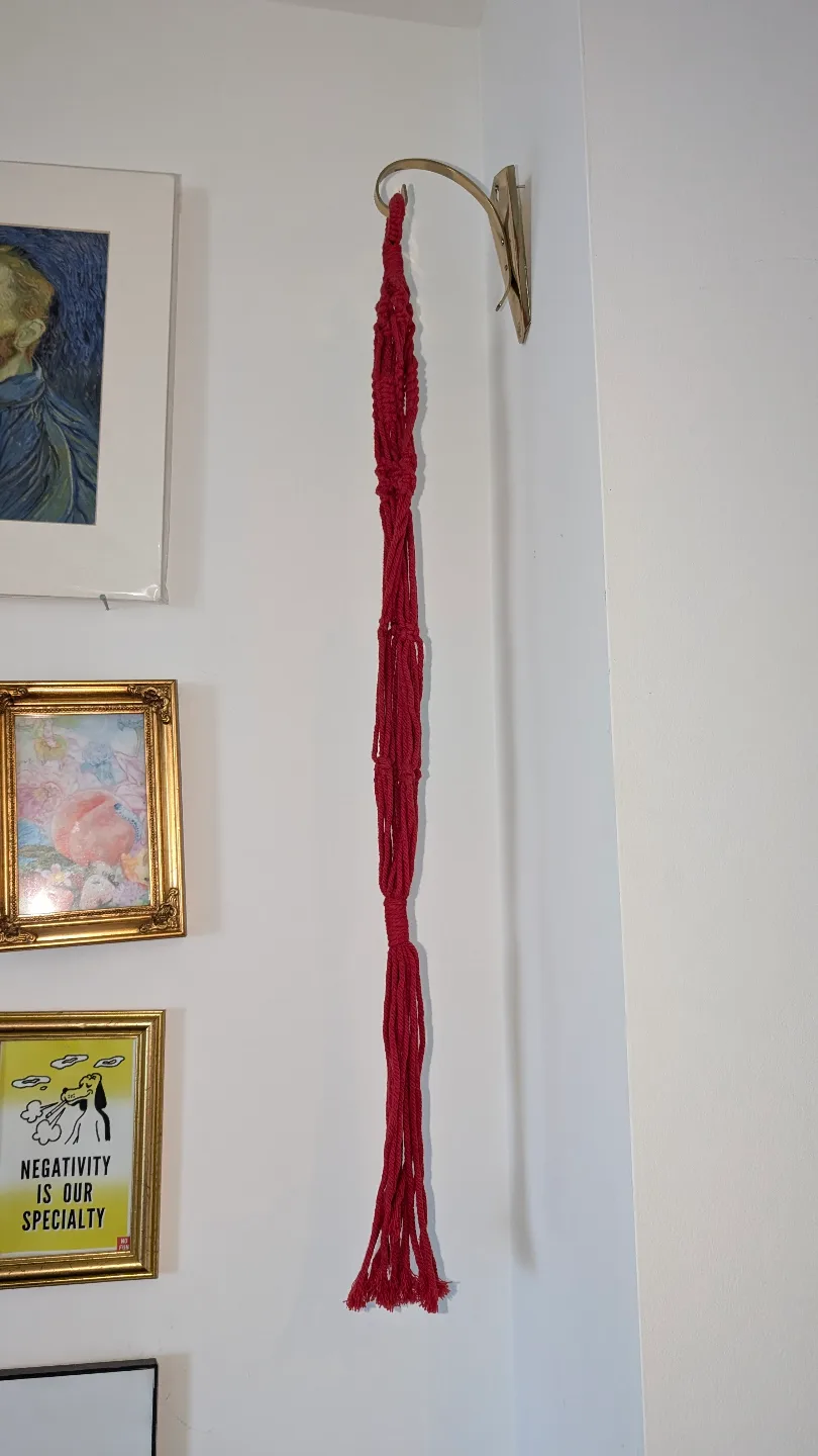 2 macrame pot hangers (white + red) image indicator(2)