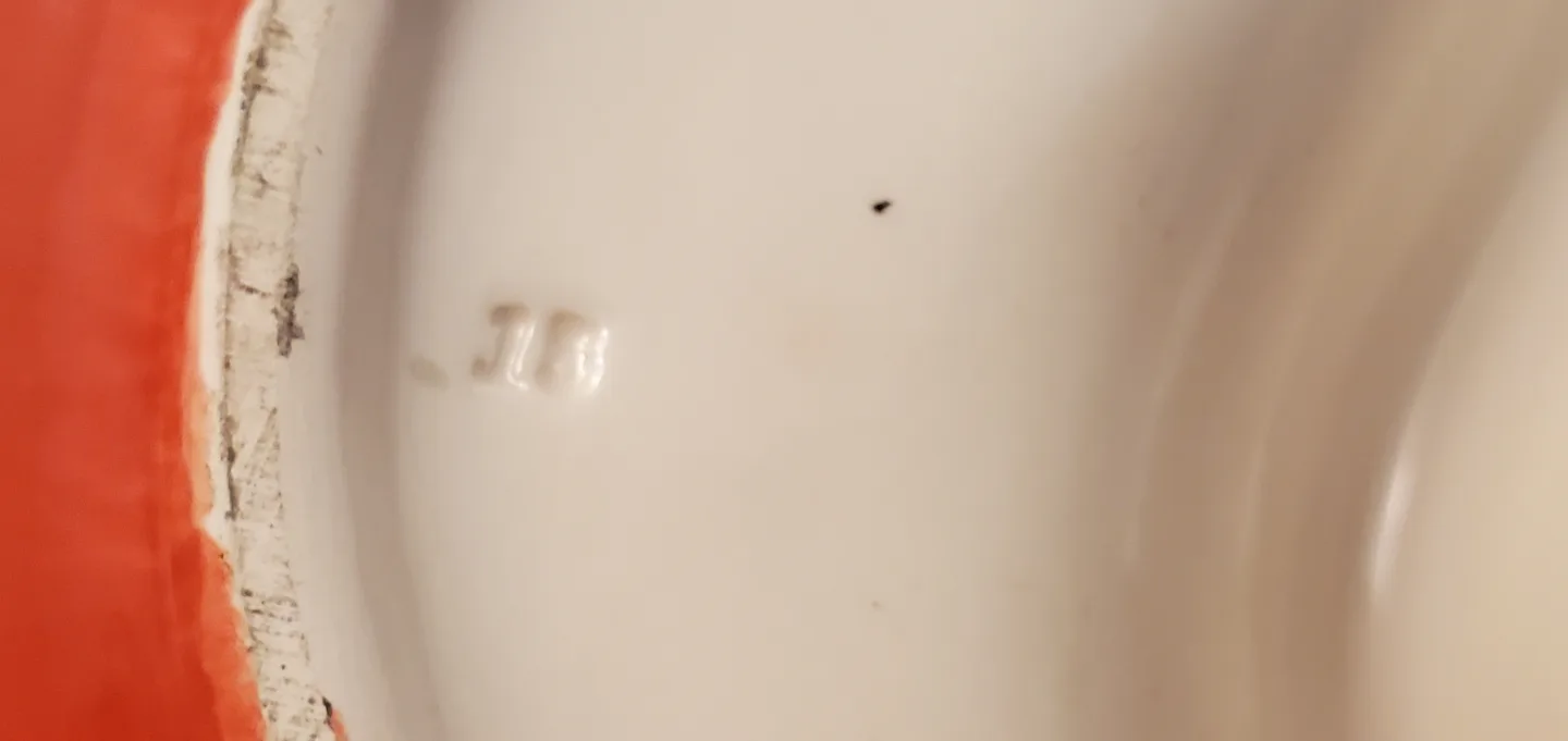 Vintage Poppy Shaped Ceramic Dish image indicator(6)