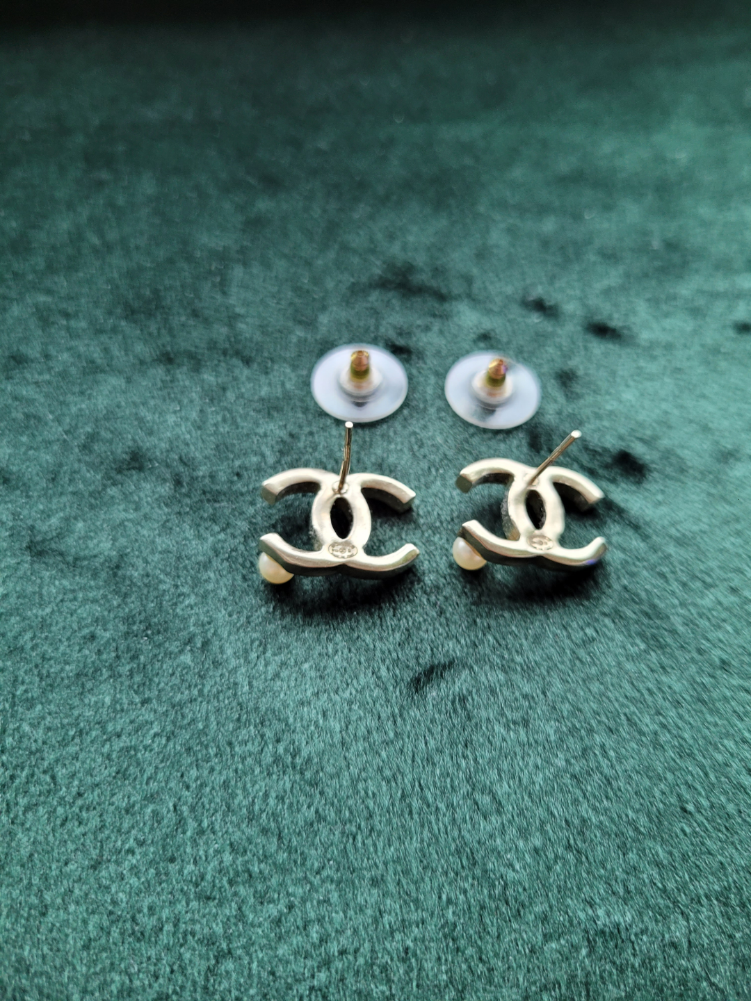Chanel cc logo Pearl Accent Earrings - photo 3