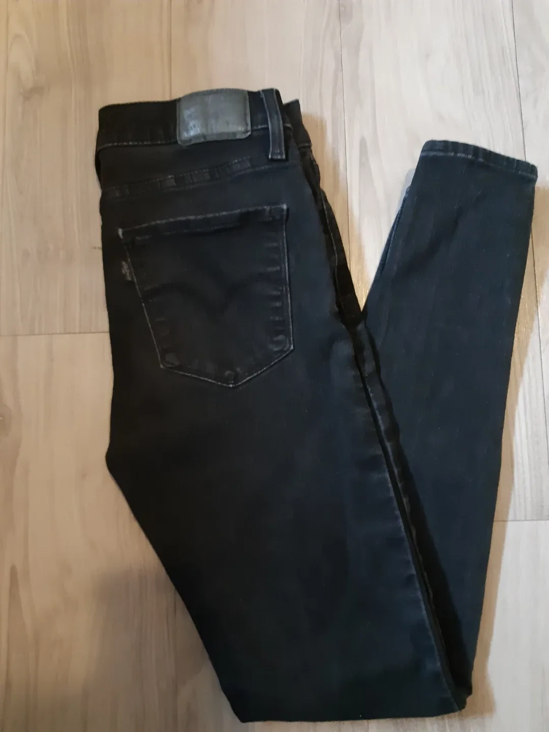 Levi's 720 High Rise Super Skinny Women's Size 27 - Black image indicator(2)