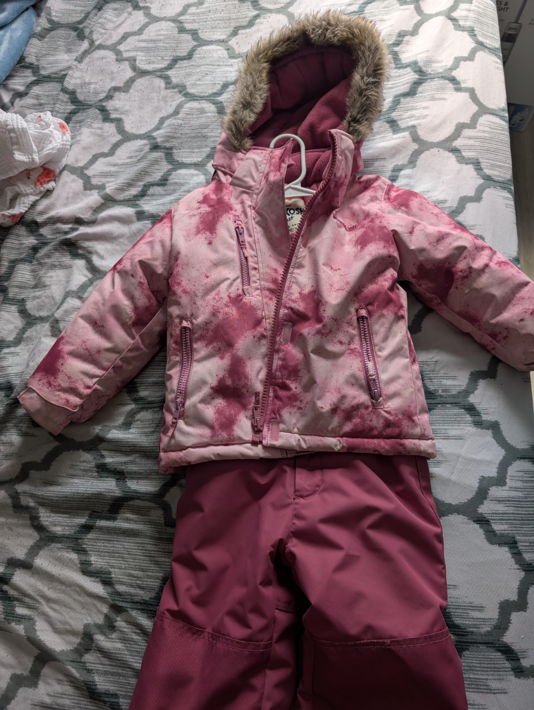 Move out Sale Carter's kids Snowsuit 4 - photo 2