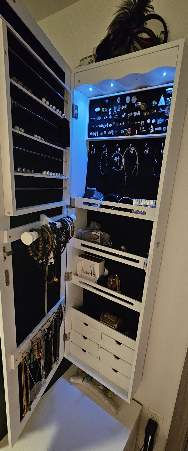 Jewelery Cabinet - photo 2