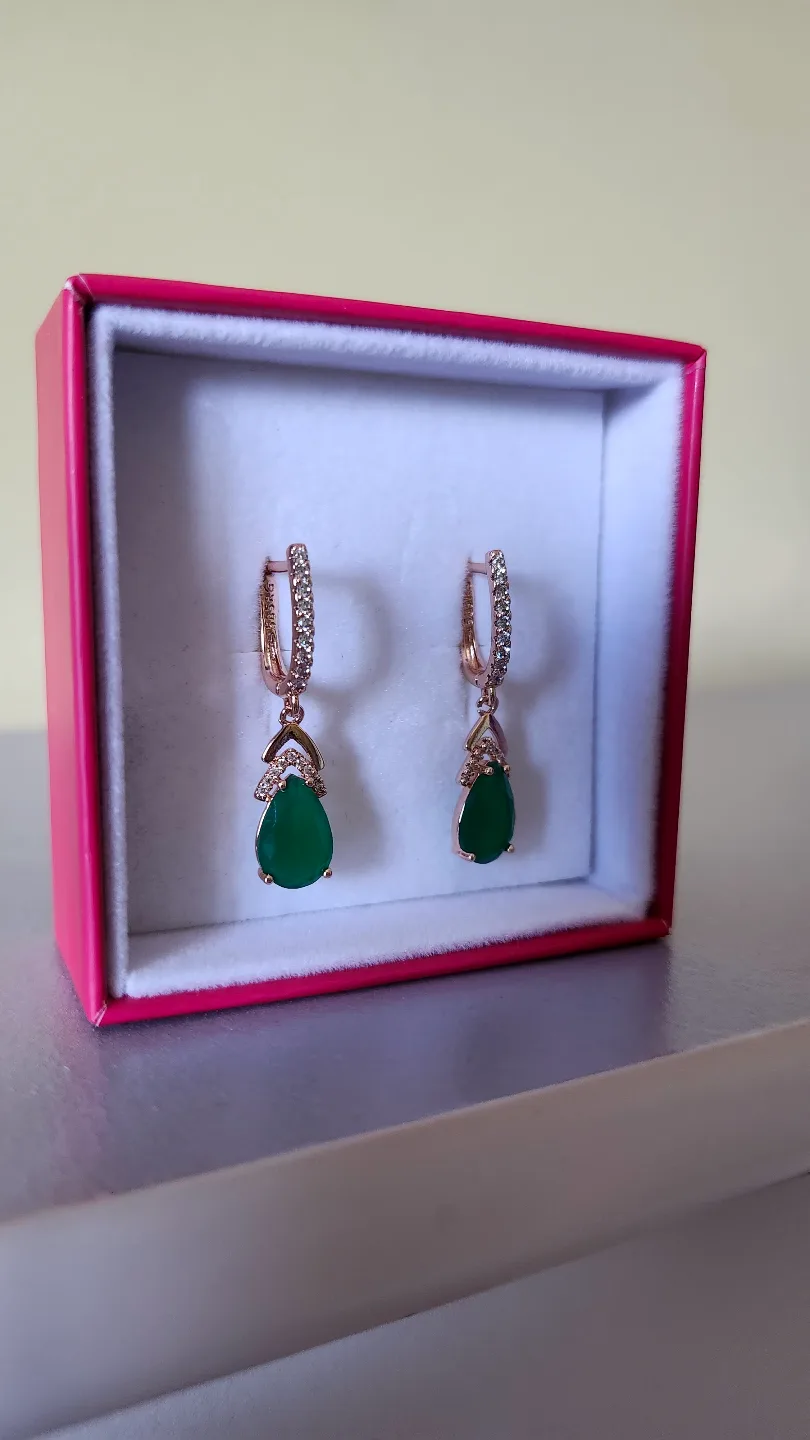 585RG Emerald Rolled Gold Drop Earrings image indicator(4)