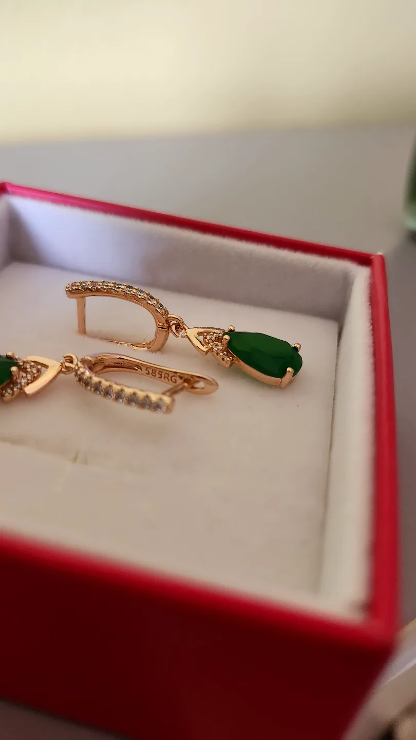 585RG Emerald Rolled Gold Drop Earrings image indicator(5)