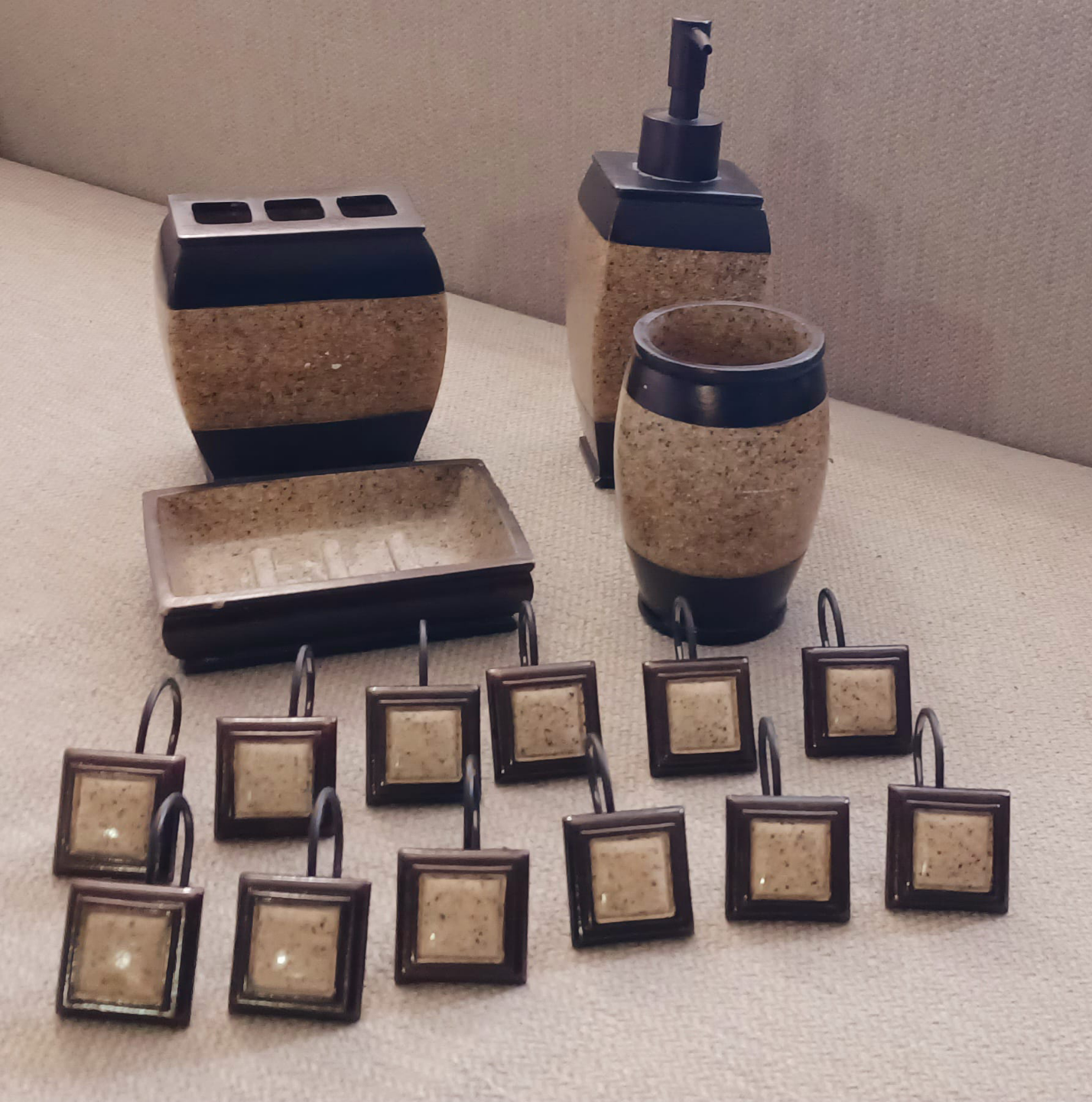 Bathroom Accessory Set - photo 2