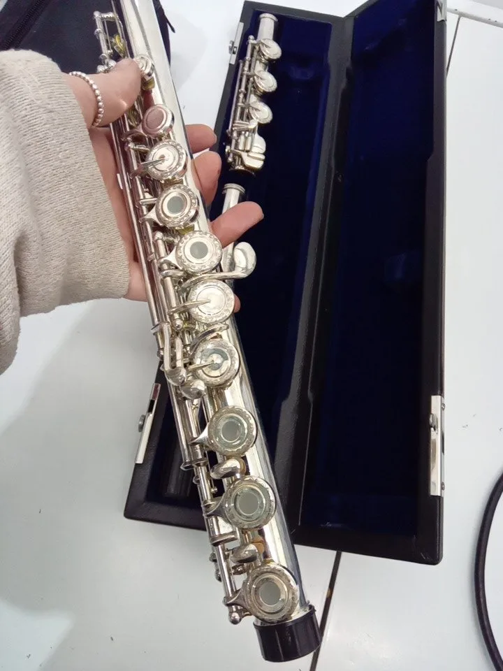 Agility Winds By Tempest B-Tail Silver Body Off-Set Flute- 17 ho image indicator(6)