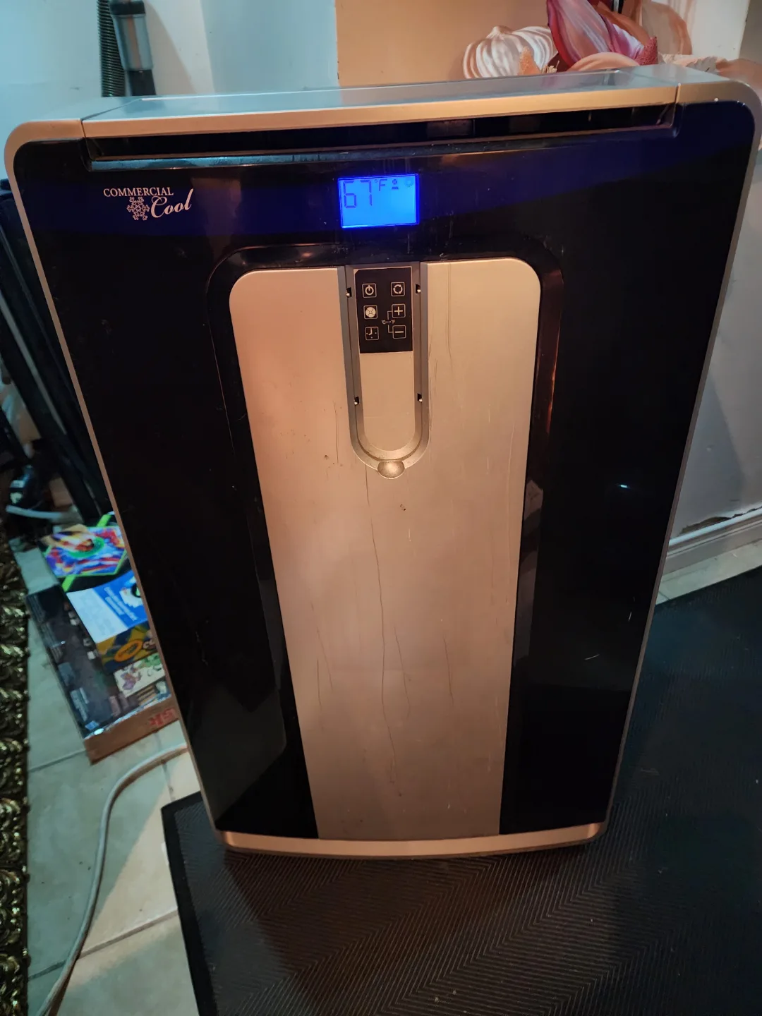 Comercial Portable Air Conditioner thumbnail