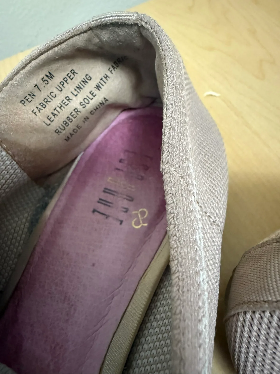 Women's Size 7.5 Knit Slip-On Loafers image indicator(3)