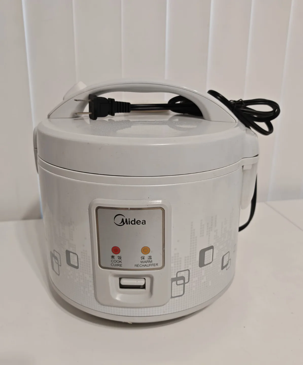 Midea 5.5 Cup Rice Cooker thumbnail