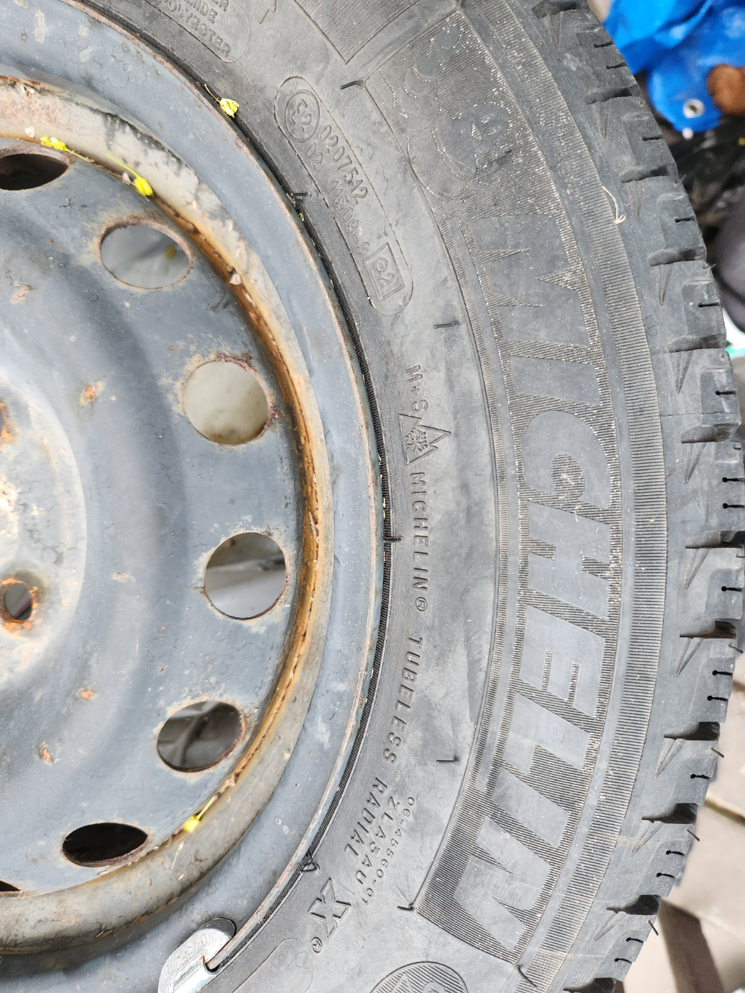 Used Michelin X-Ice  Winter Tire on Steel Rim - photo 3
