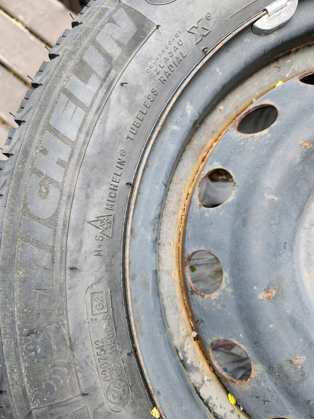 Used Michelin X-Ice  Winter Tire on Steel Rim - photo 4