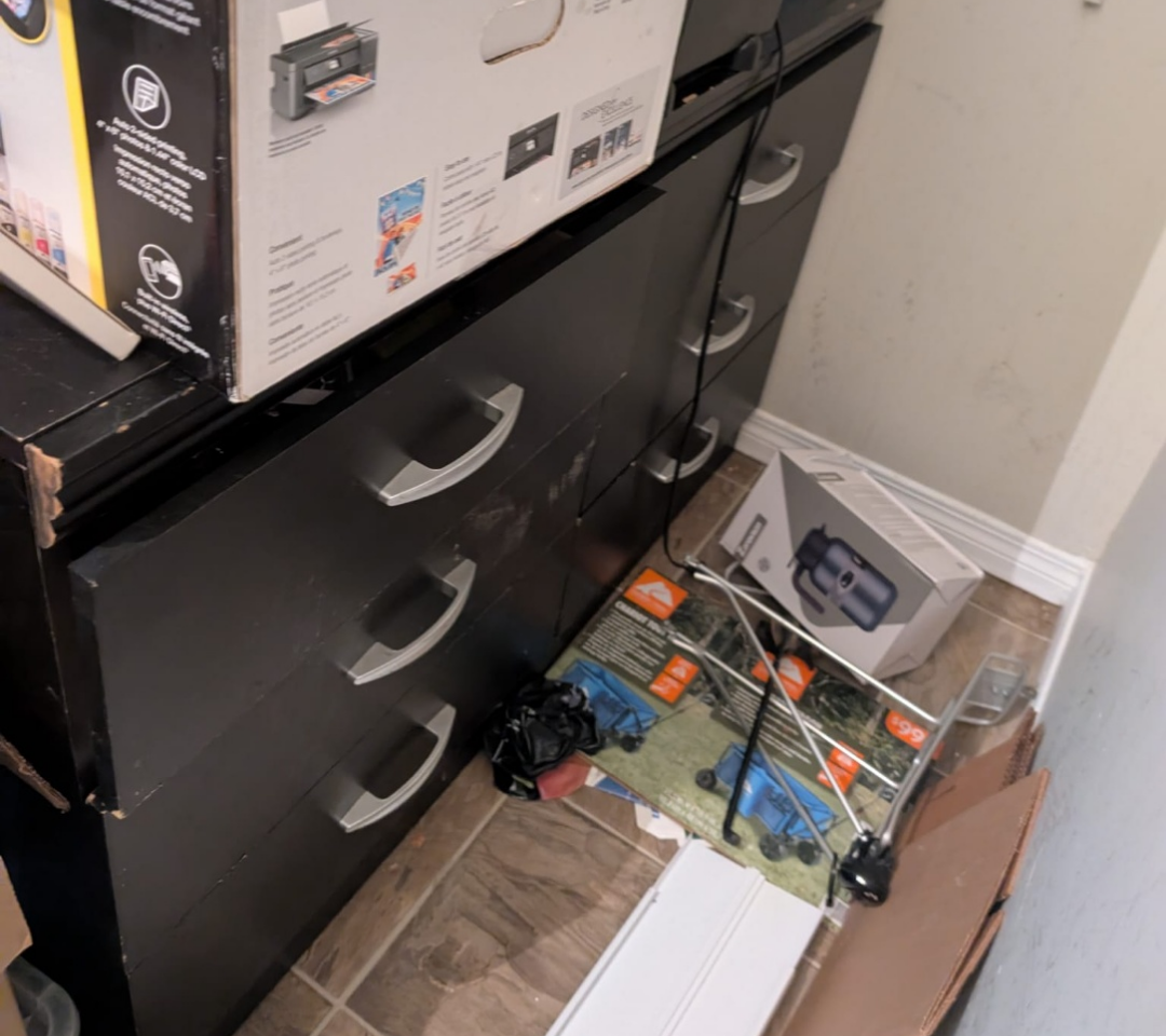 Black 6-Drawer Chest of Drawers