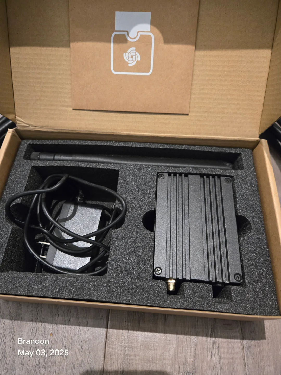 Rak v2 Helium hotspot crypto miner. cryptocurrency mining rig image indicator(3)