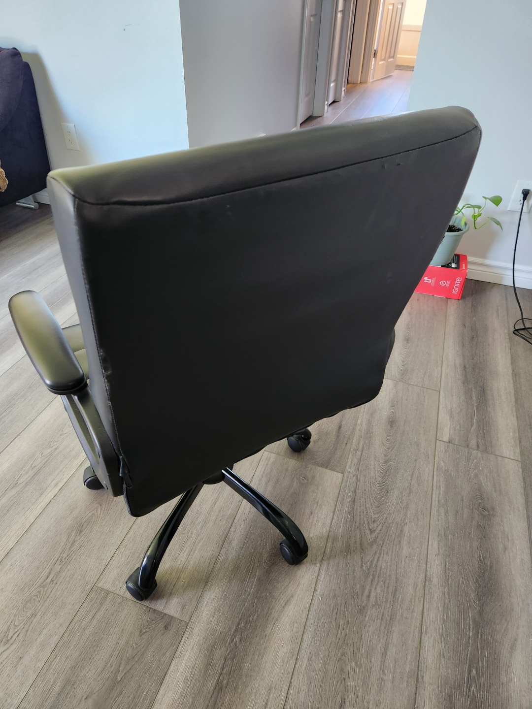 Black Office Chair - photo 4