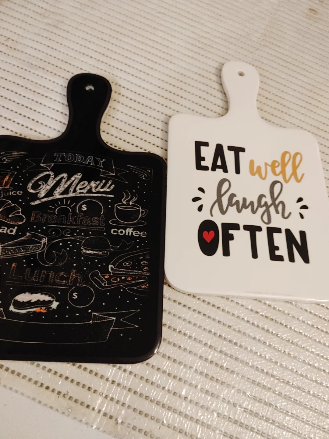 Set of 2 Decorative Cutting Boards 3$ for both thumbnail