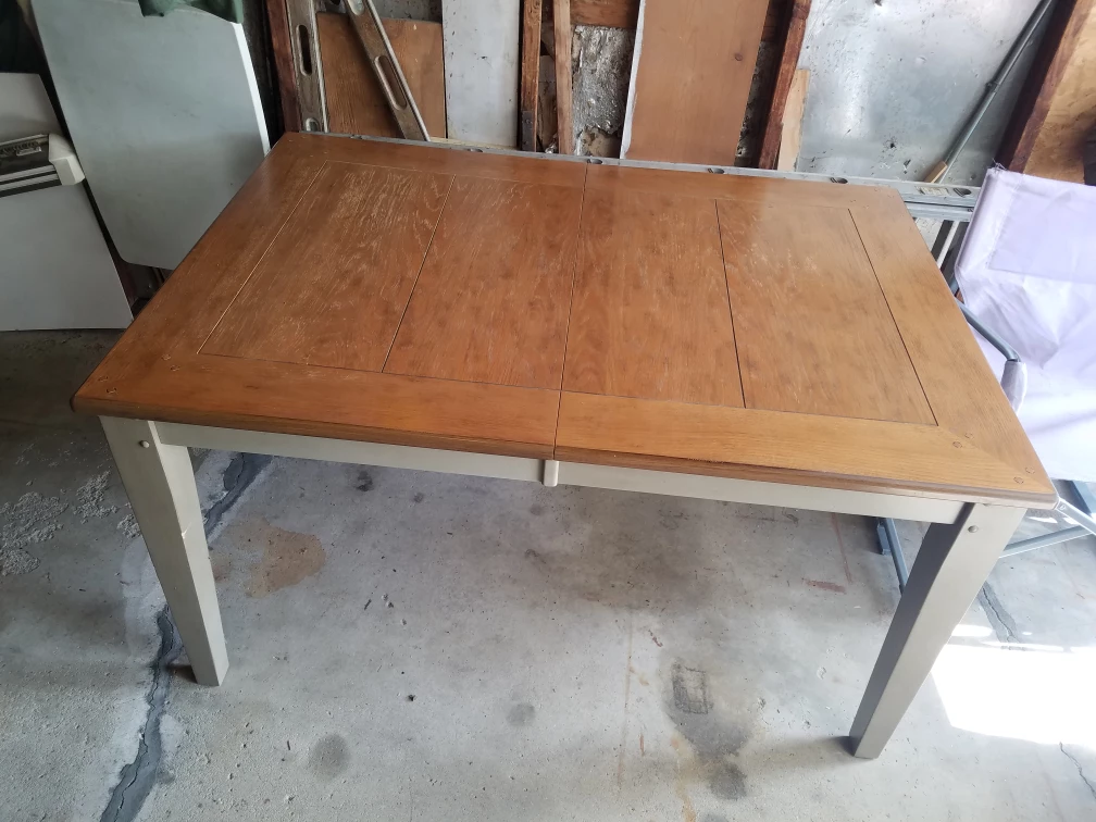 Extendable Wooden Dining Table