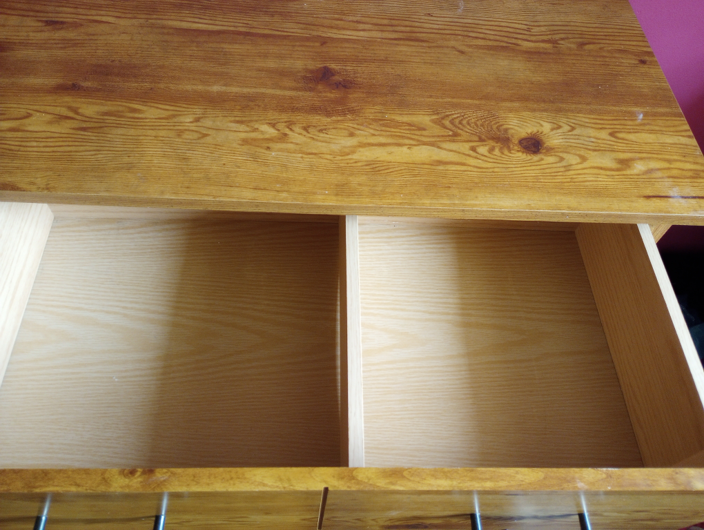 Four-Drawer Wooden Dresser in great condition - photo 5