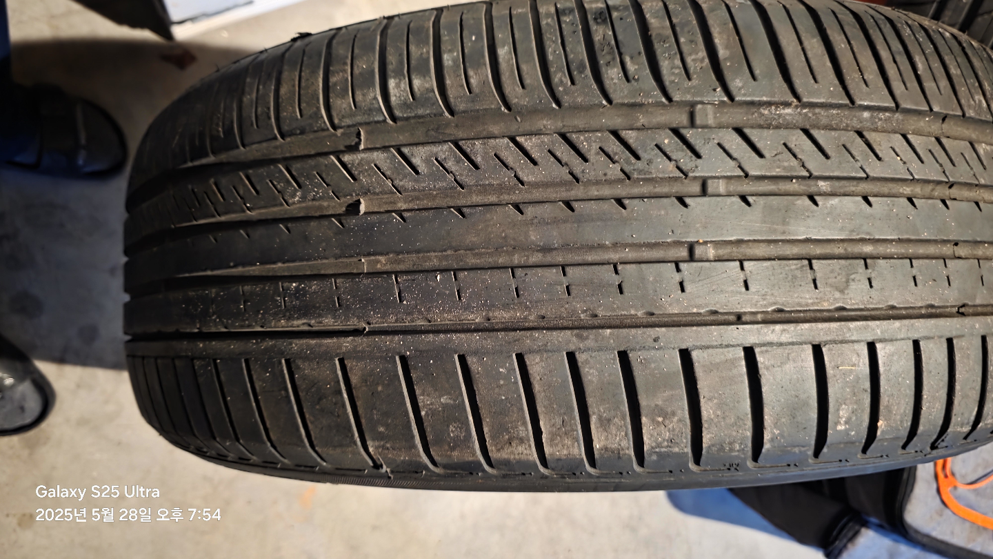 225 55 18 all season tires /new - photo 3