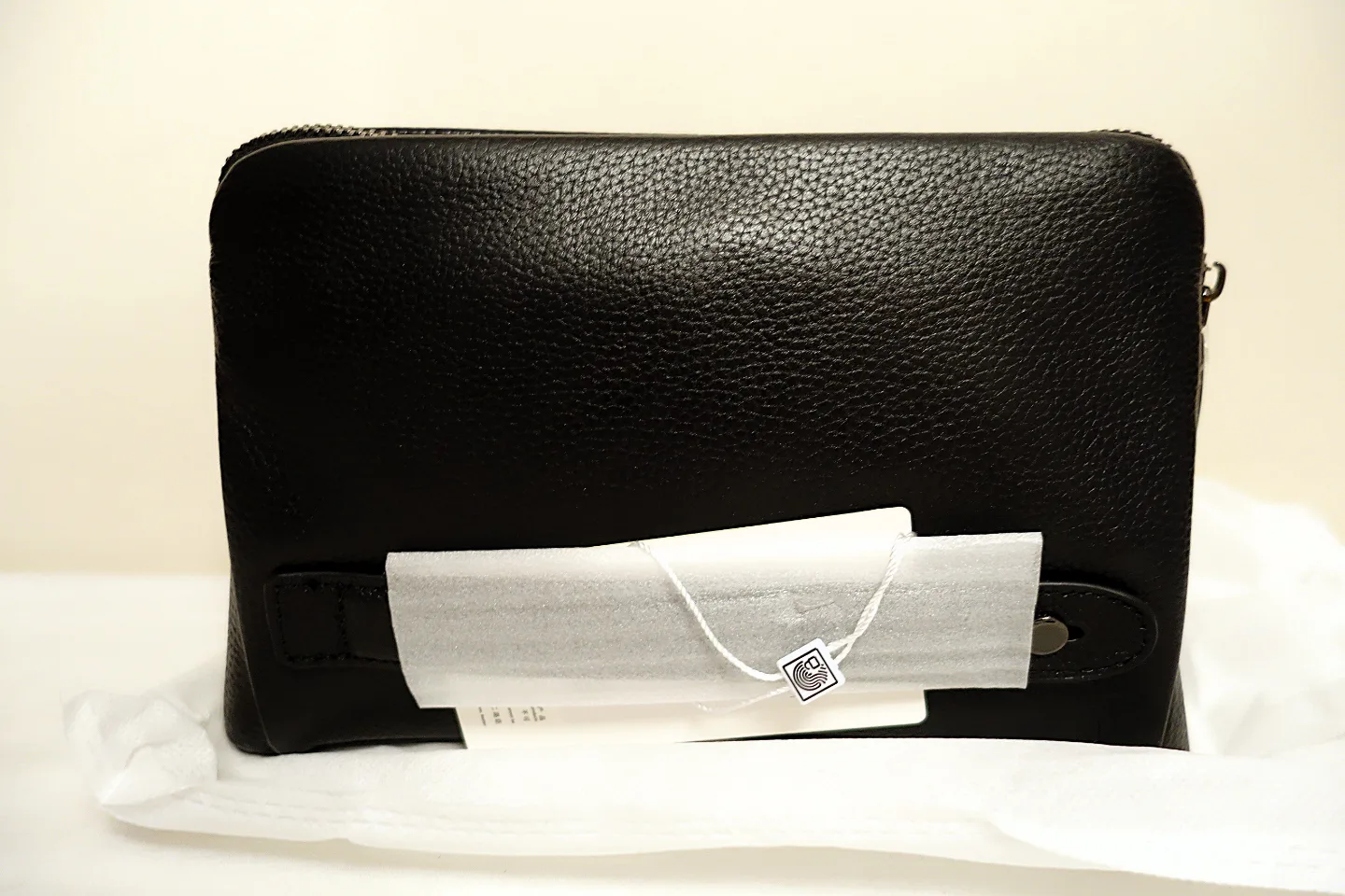 NEW Fipilock Biometric Fingerprint Locking Leather Clutch Case image indicator(3)