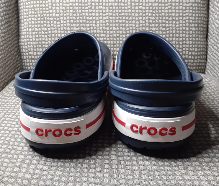 Crocs Classic Lined Clogs Adult Brand New - Navy Blue and White image indicator(2)