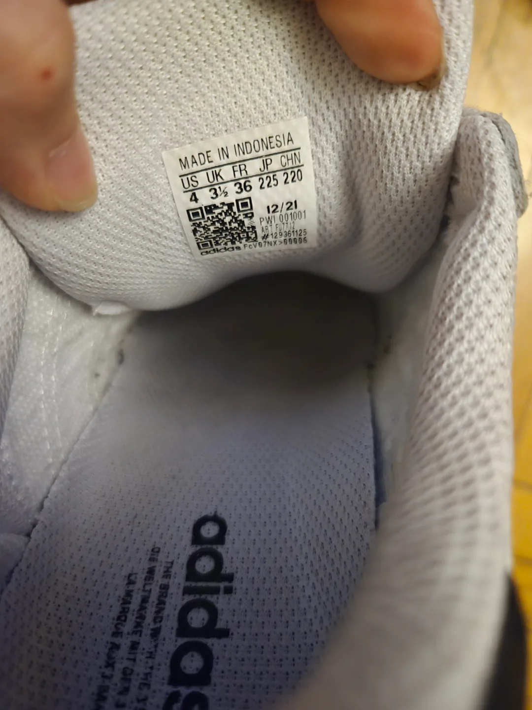 Adidas Superstar Women's Sneakers Size 4 image indicator(3)