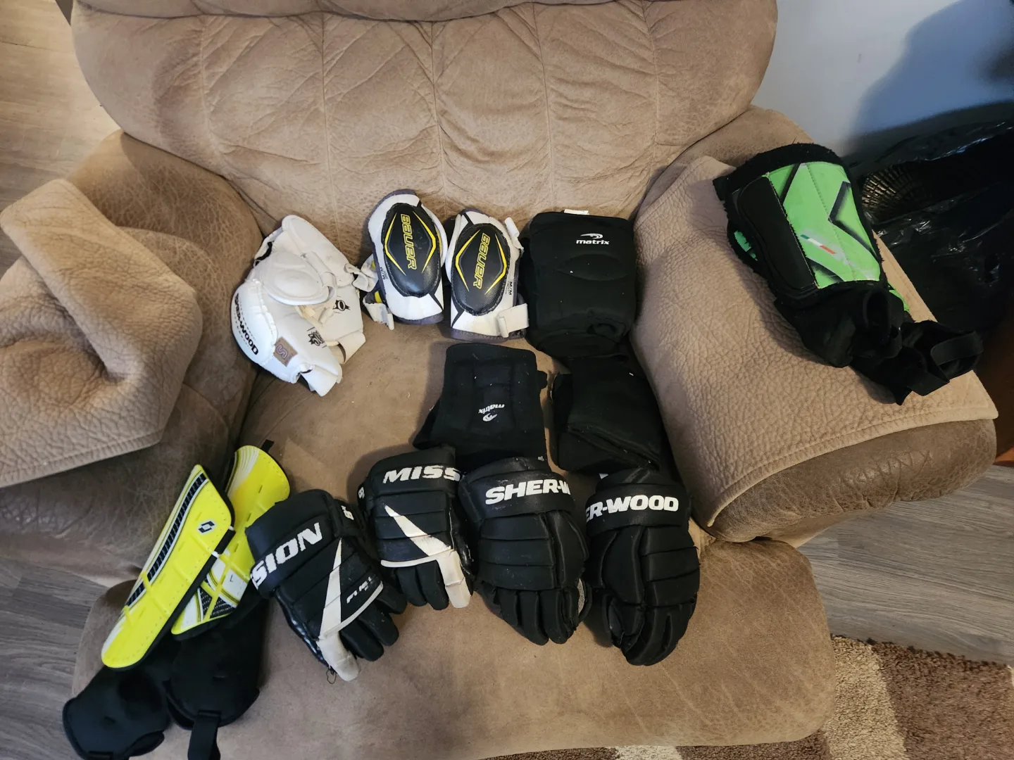 Youth ball Hockey Equipment Package