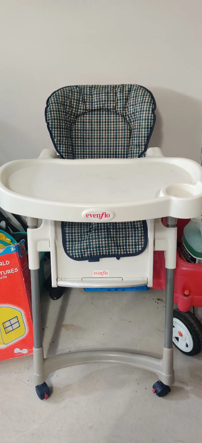 Evenflo high chair 🏒 thumbnail