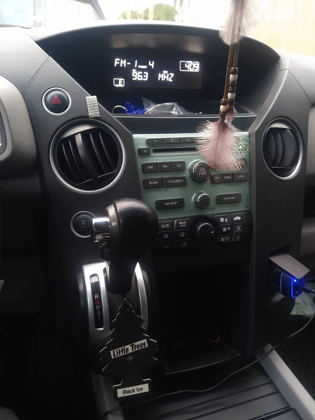 2009 Honda Pilot, one owner, 154,000 miles image indicator(6)