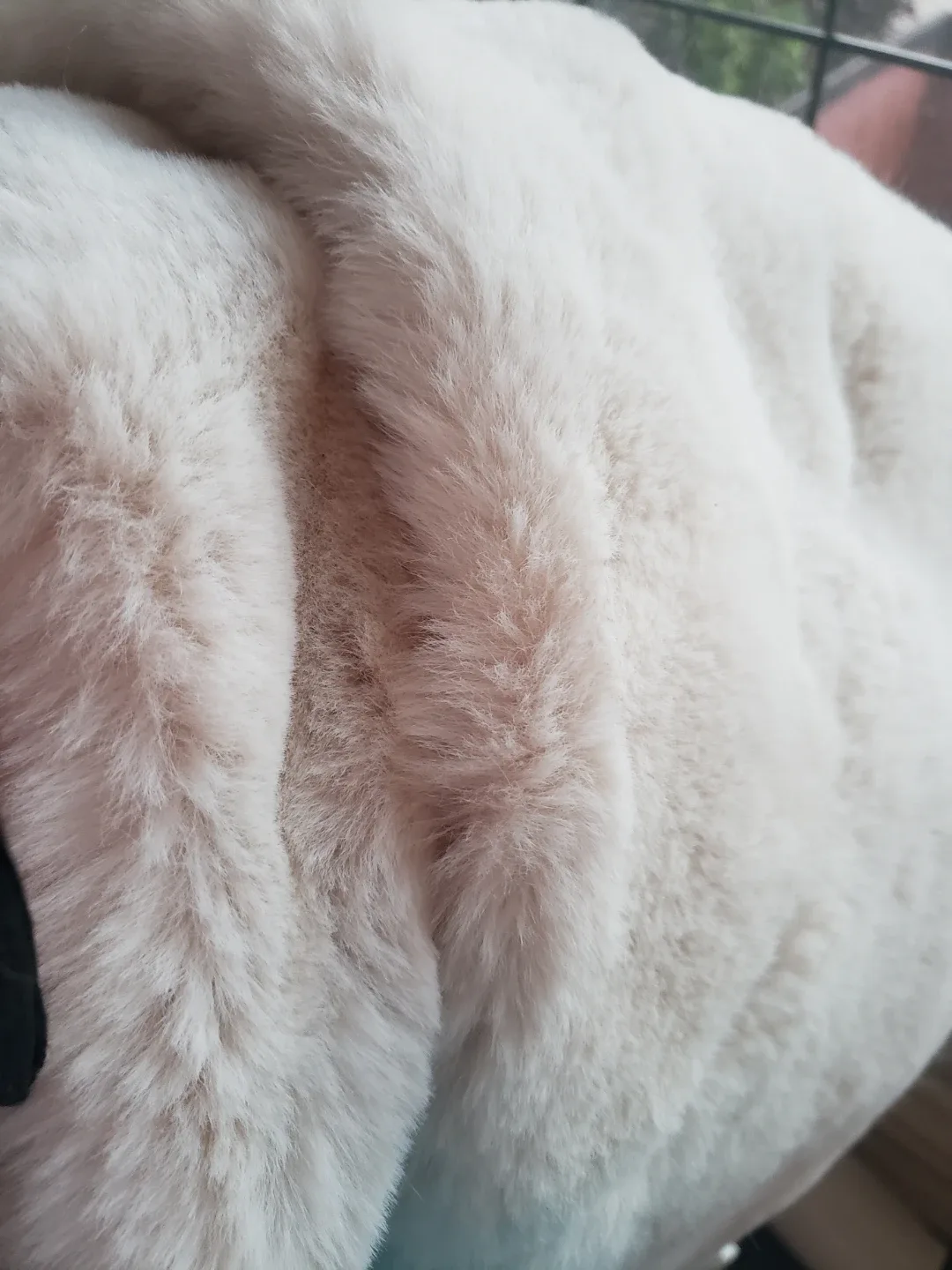 Bean bag Chair with Faux Fur Cover image indicator(5)