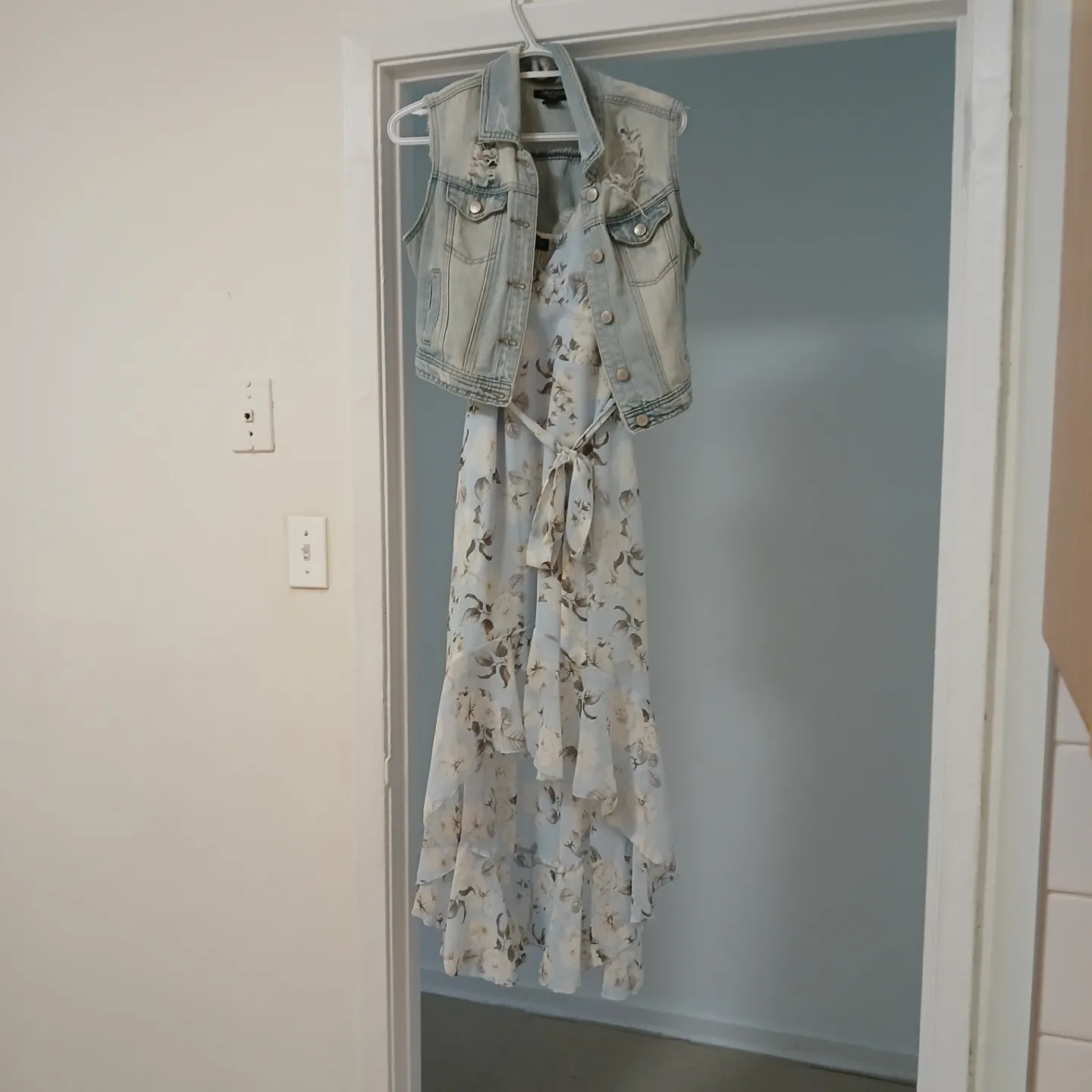 3  Maxi Dresses image indicator(2)