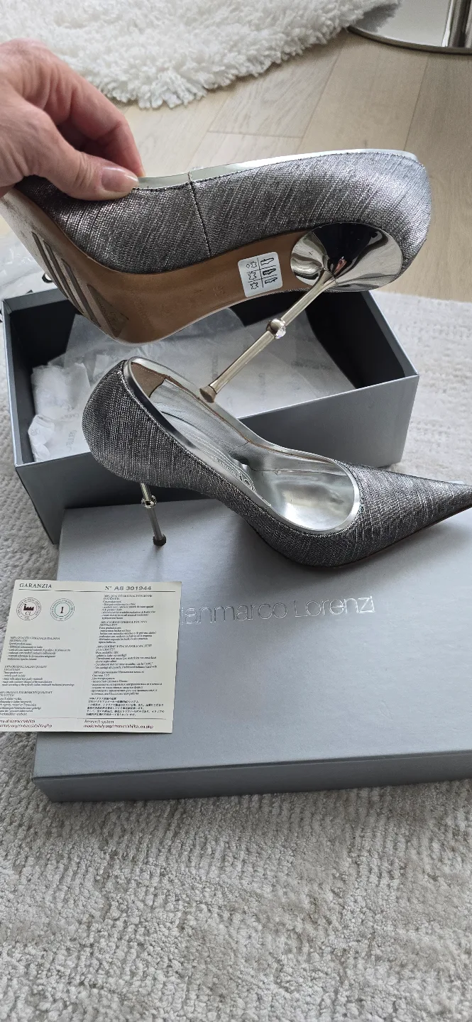 Lorenzi size 6 thumbnail