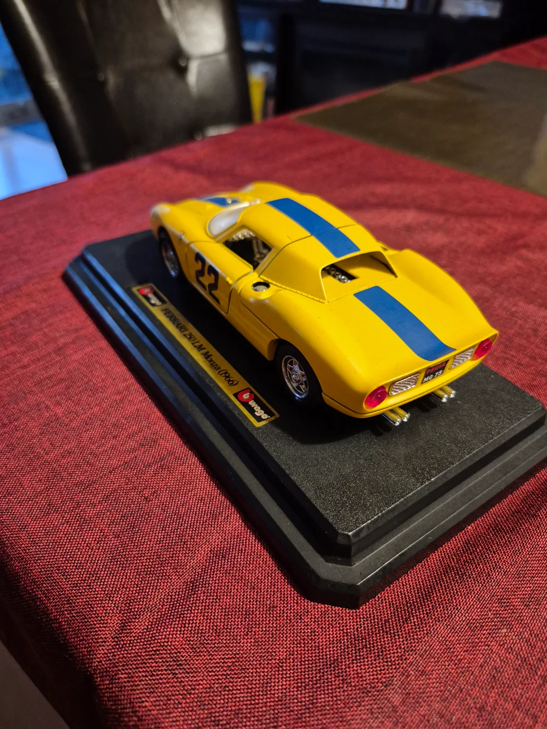 Bburago Ferrari 250 LM Monza (1966) 1:24 Scale Diecast Model Car image indicator(2)