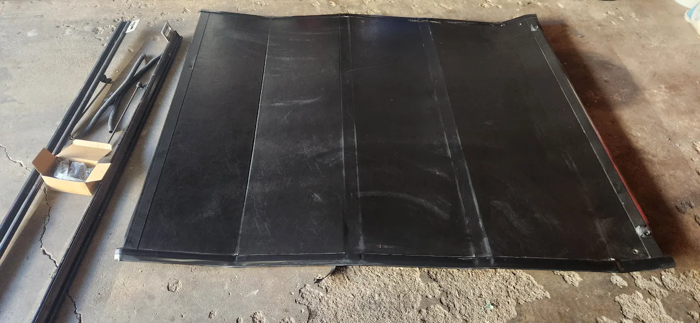 Truck Bed Folding Tonneau Cover image indicator(3)