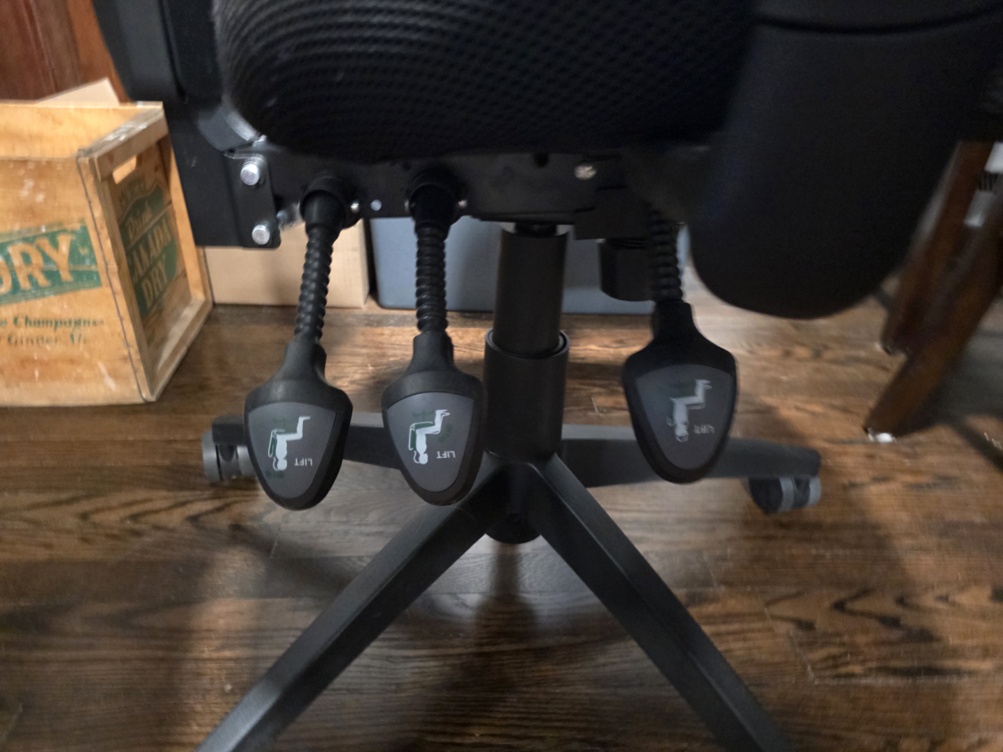 TygerClaw Office Chair - Mesh Back, Adjustable - photo 3
