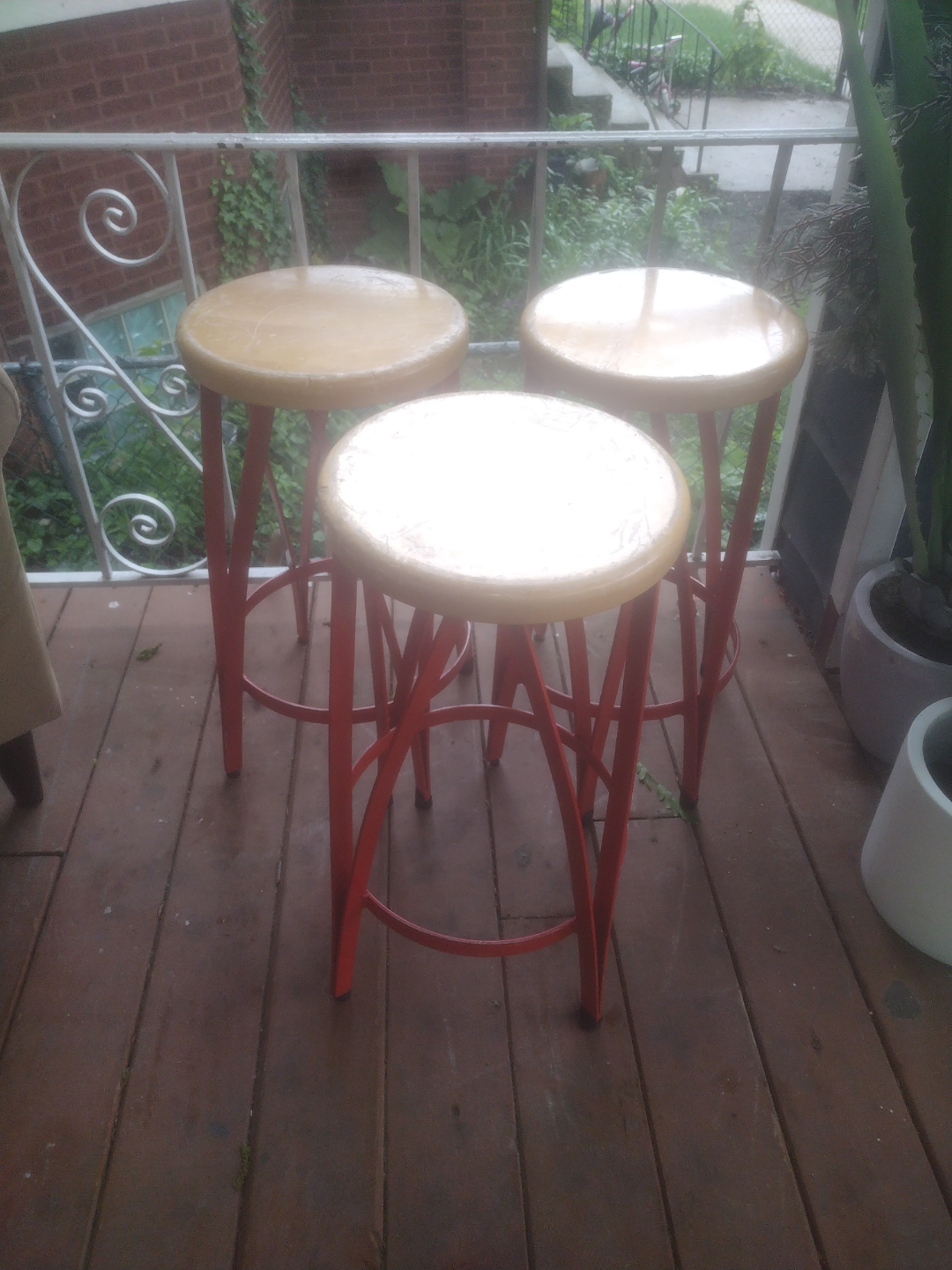 Set of 3 Red Metal and Wood Stools - photo 3