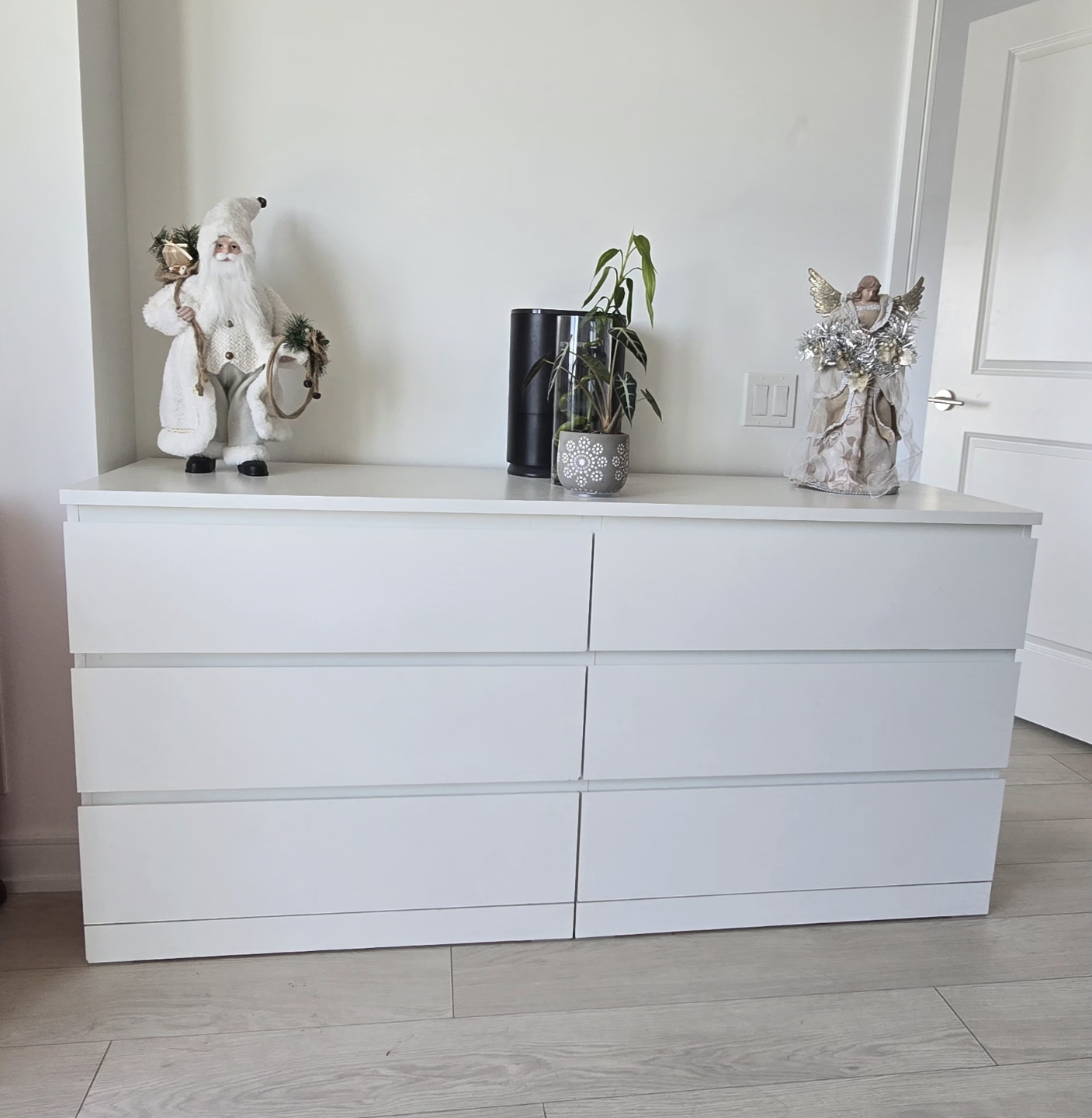 IKEA MALM 6-Drawer Dresser - White