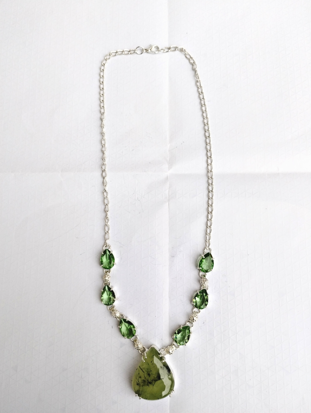 Prehenite and green Quartz Necklace - photo 3