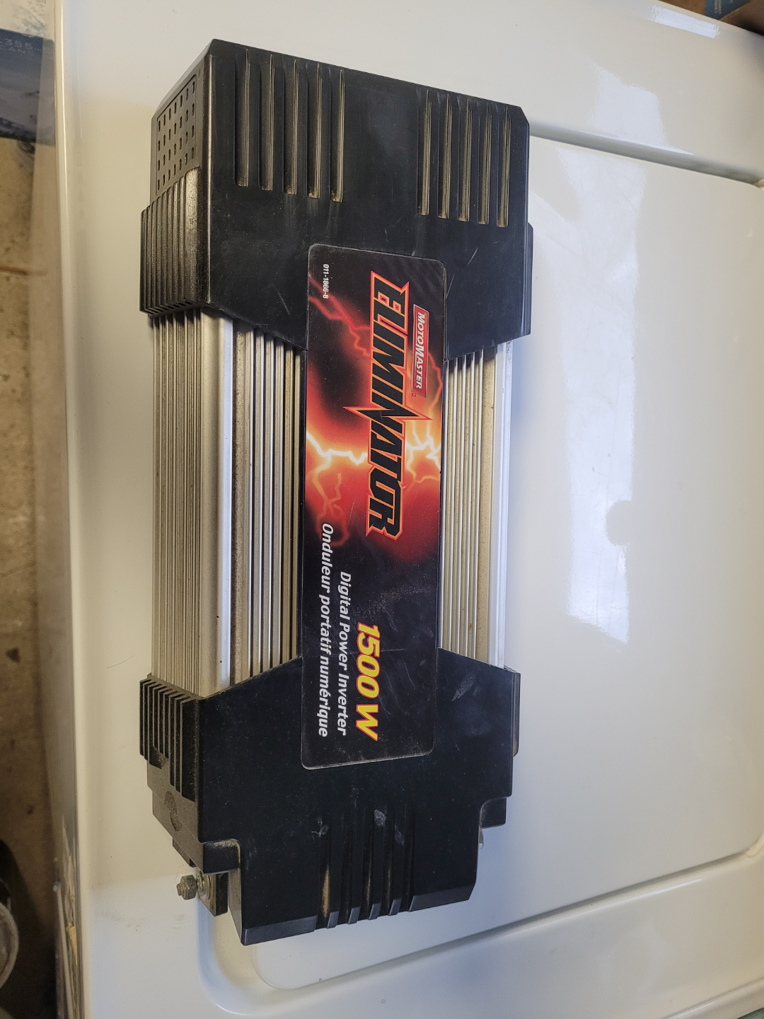 MotoMaster Eliminator 1500W Power Inverter