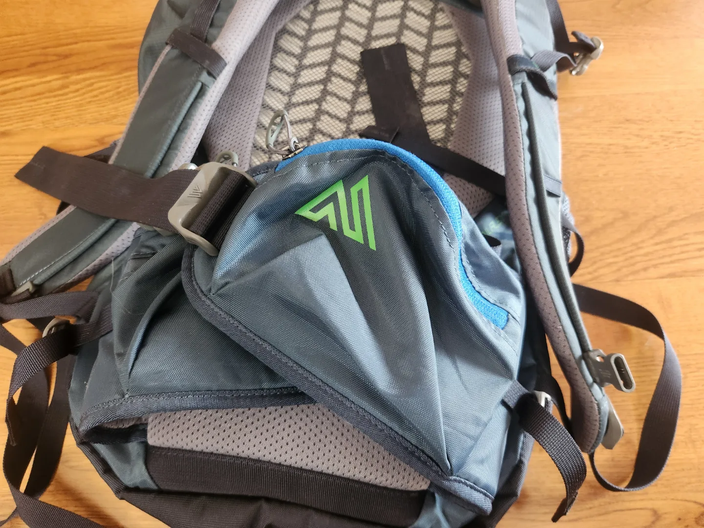 (Unused) Gregory Stout 30 Hiking Backpack image indicator(7)