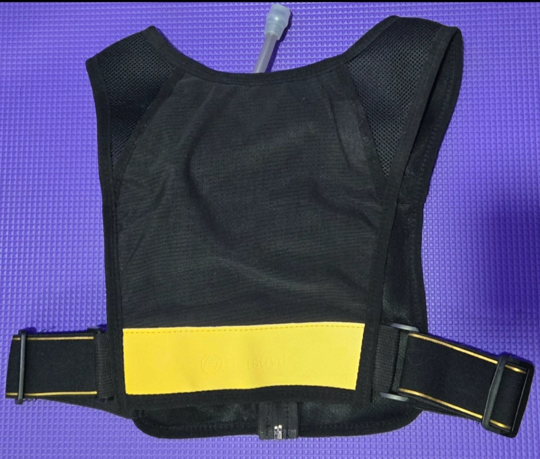 Hydration Vest - Running Vest with Phone Pocket - photo 2